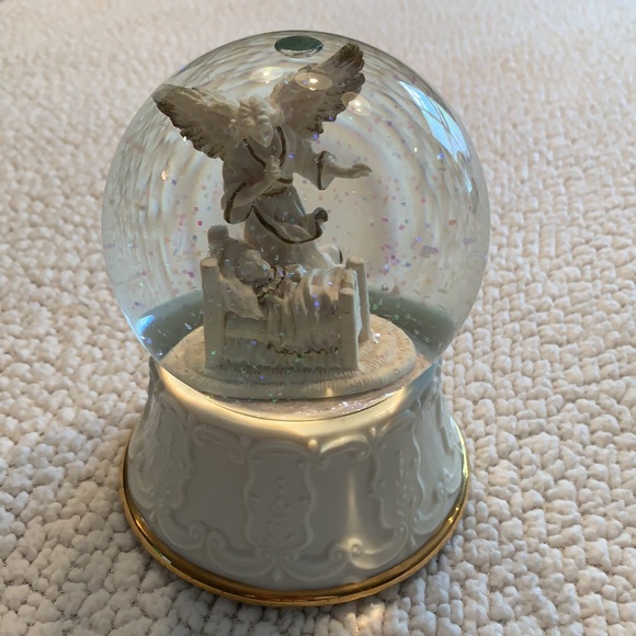 Lefton Snow Globe Guardian Angel Music Box - Picture 1 of 6